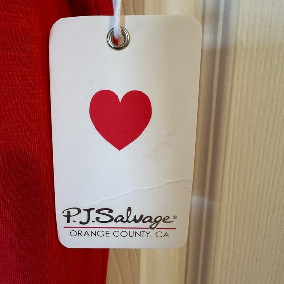 ❤️ BOGO NWT PJ Salvage “Red Hot” T-shirt Size XL - Picture 2 of 12